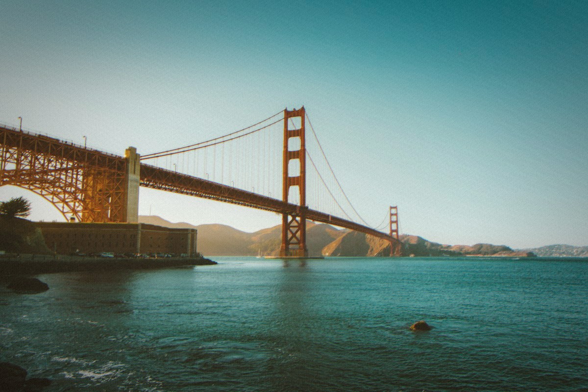 Coastal photo with the 2000s filter: faded colors and soft grain